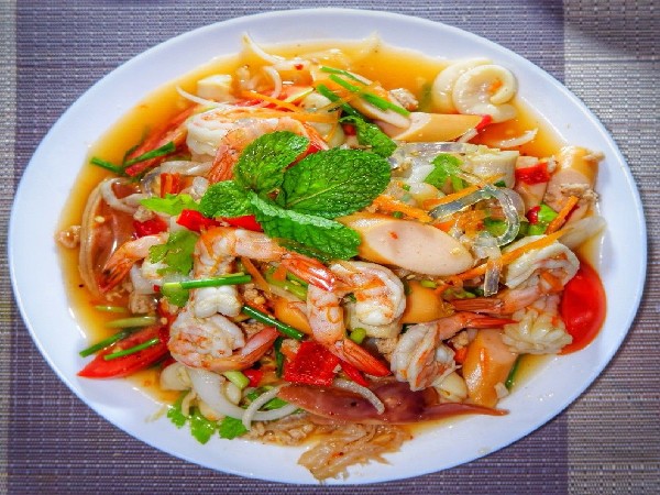 ยำรวมมิตร วันจันทร์