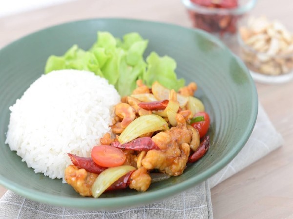 ข้าวผัดไก่เม็ดมะม่วง รอมฎอน