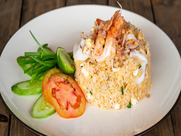 ข้าวผัดทะเล