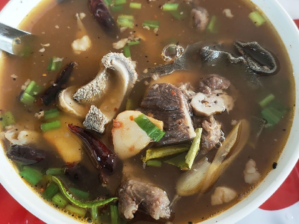 ต้มแซ่บเครื่องในเนื้อ