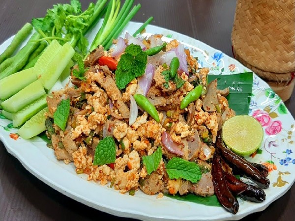 ลาบไก่  วันพุธ